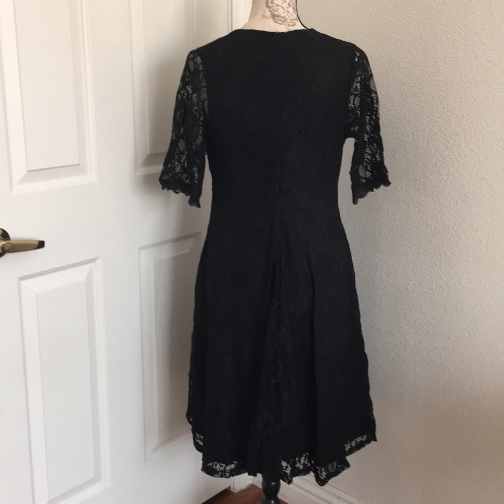 Plus Size Lace V neck cocktail dress Black - Picture 3 of 9
